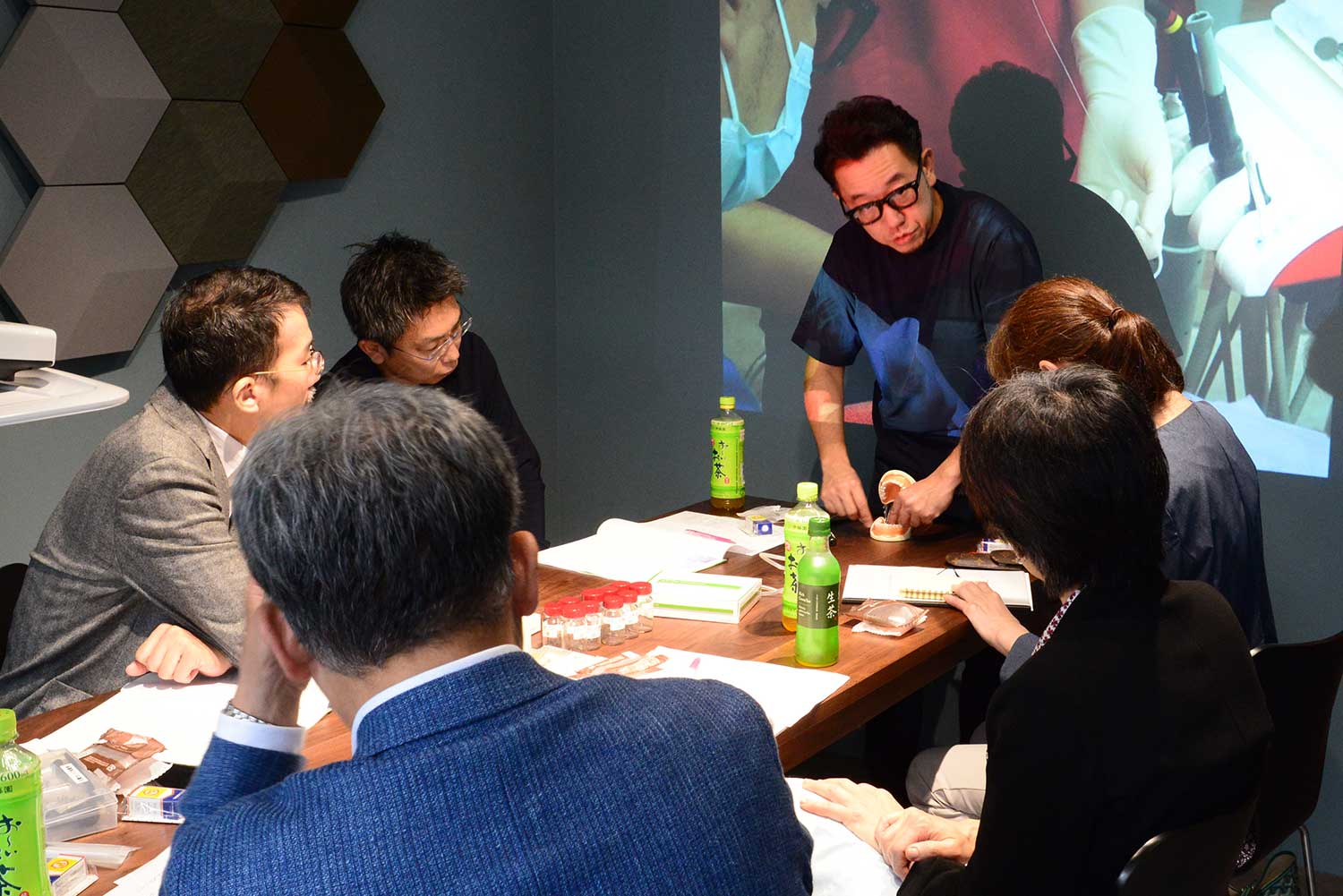歯科医師向けセミナーを当院で開催
